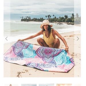 Evolve Travel Goods Sustainable Sand Free Microfiber Towel, GOA print